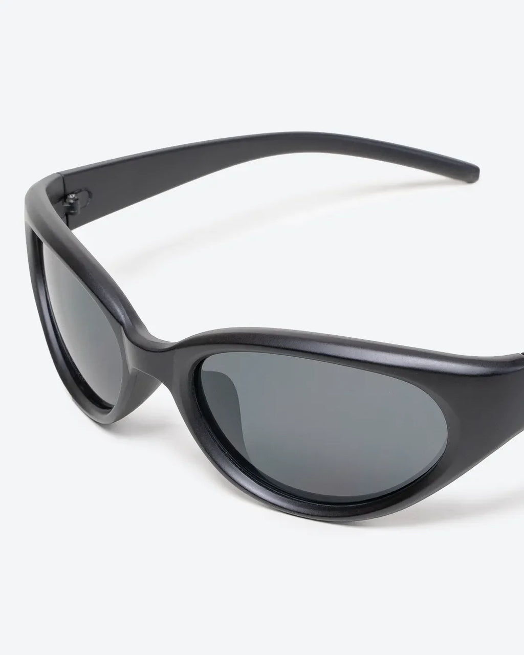 ALLURE - Black Lenses, White Frame