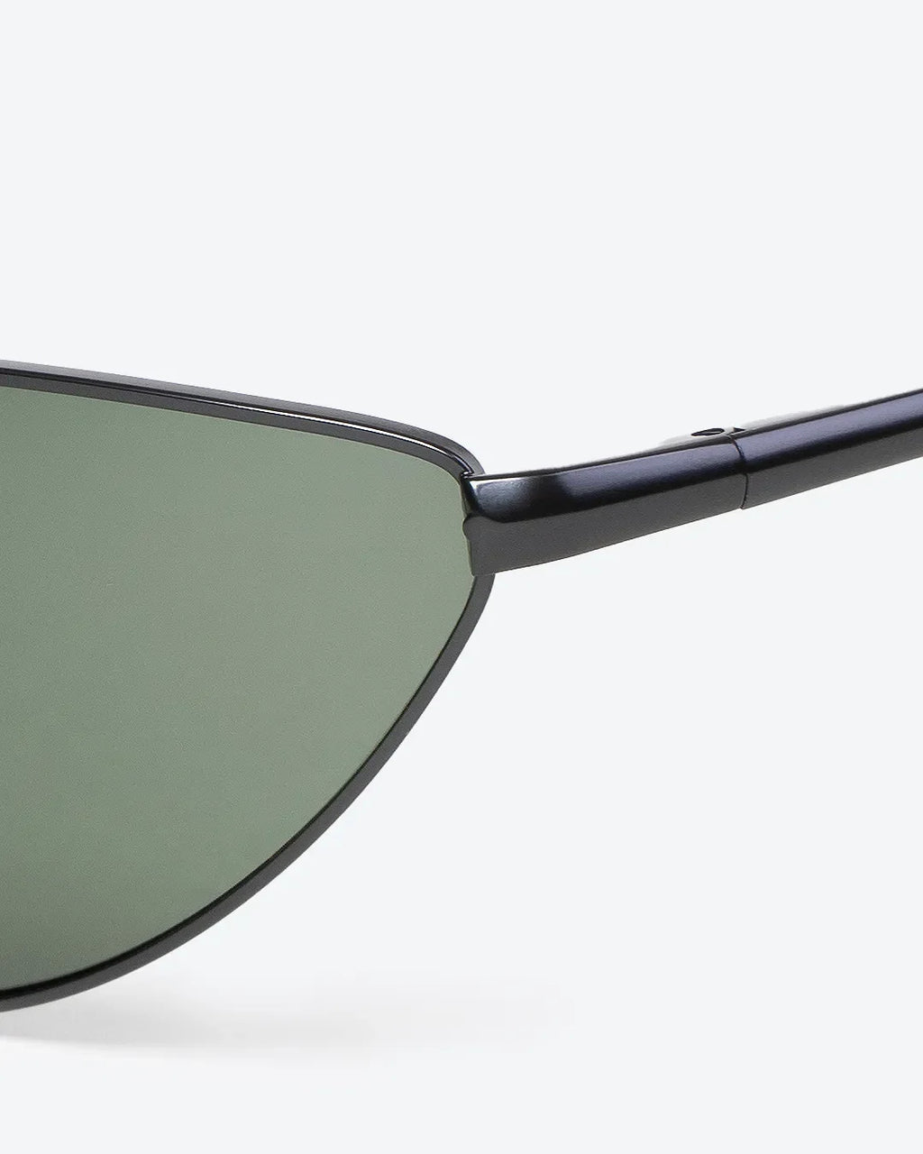 SVELTE - Olive Polarized Lenses, Satin Black Frame