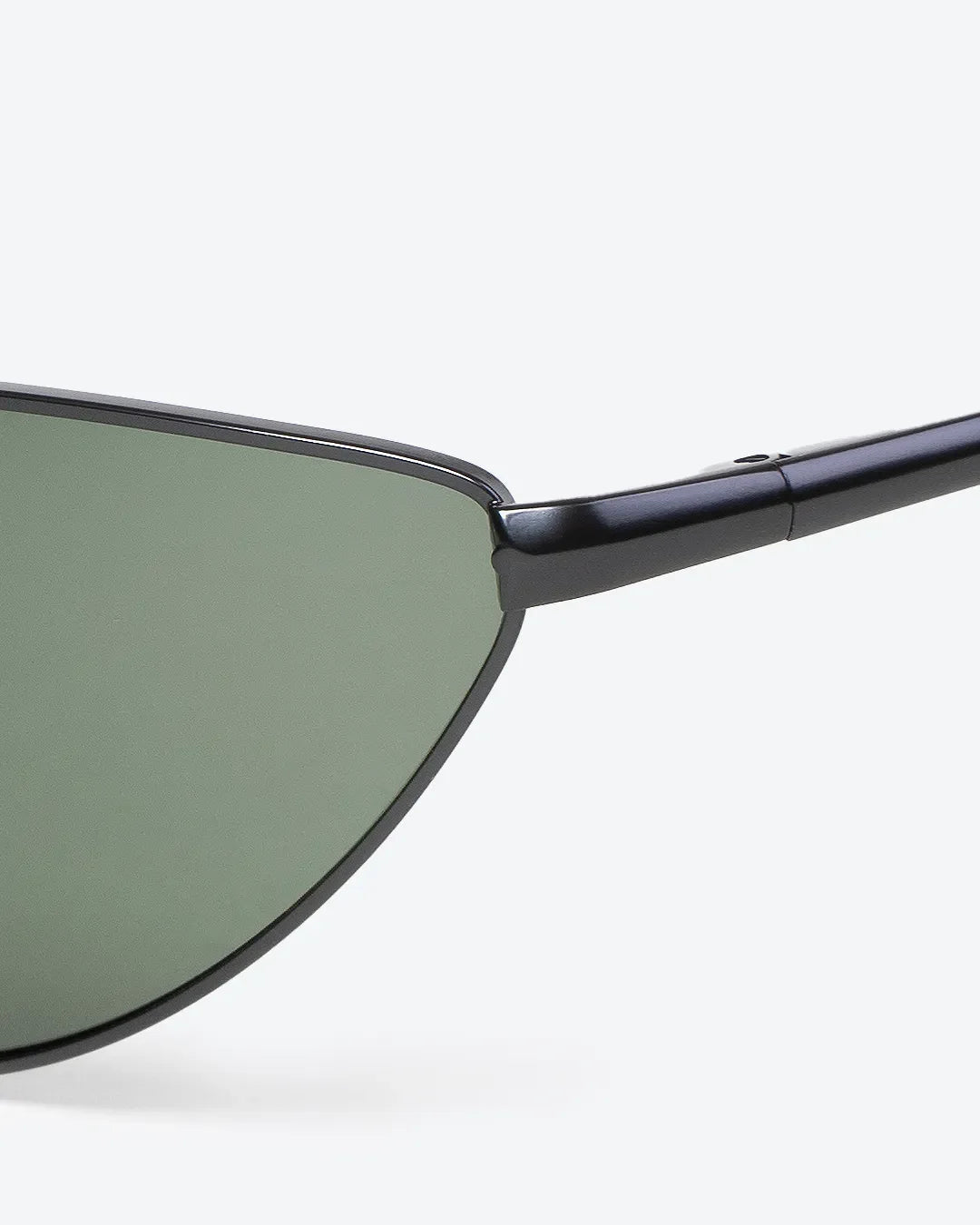 SVELTE - Olive Polarized Lenses, Satin Black Frame