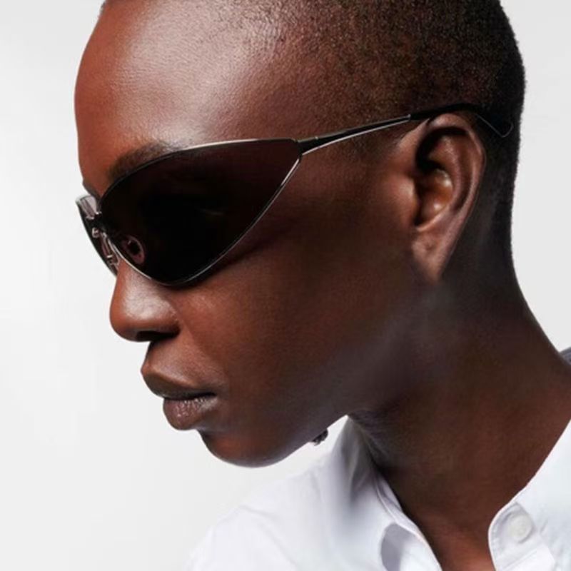 SVELTE - Olive Polarized Lenses, Satin Black Frame